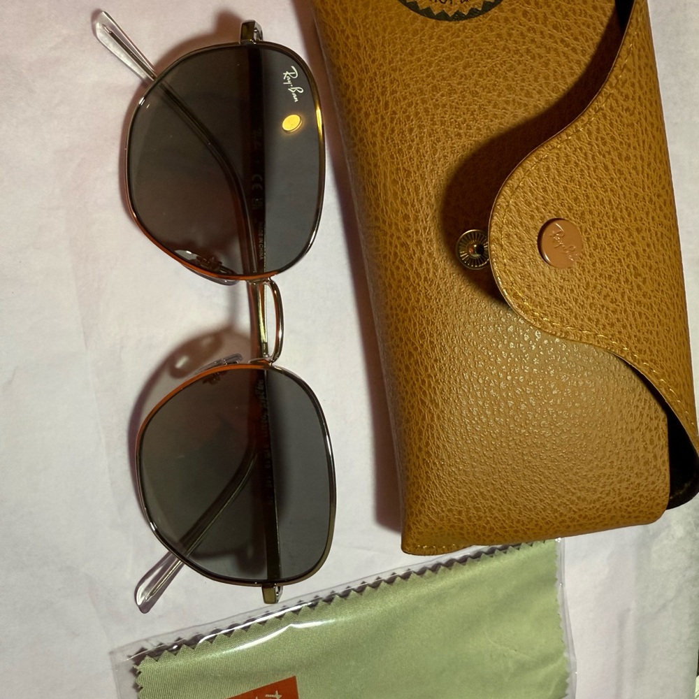 Ray-Ban Sunglasses with original Case